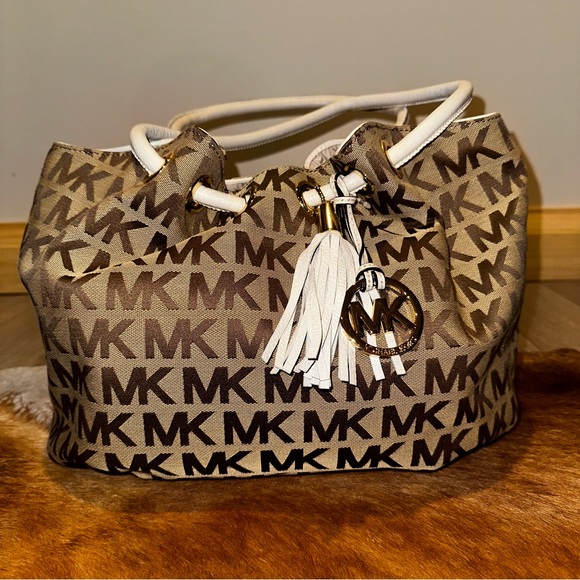 Michael Kors ring tote - Picture 1 of 10